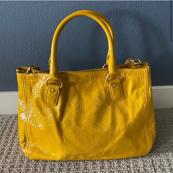 *SOLD* PRADA patent leather Naplak tote. - Picture 2 of 12
